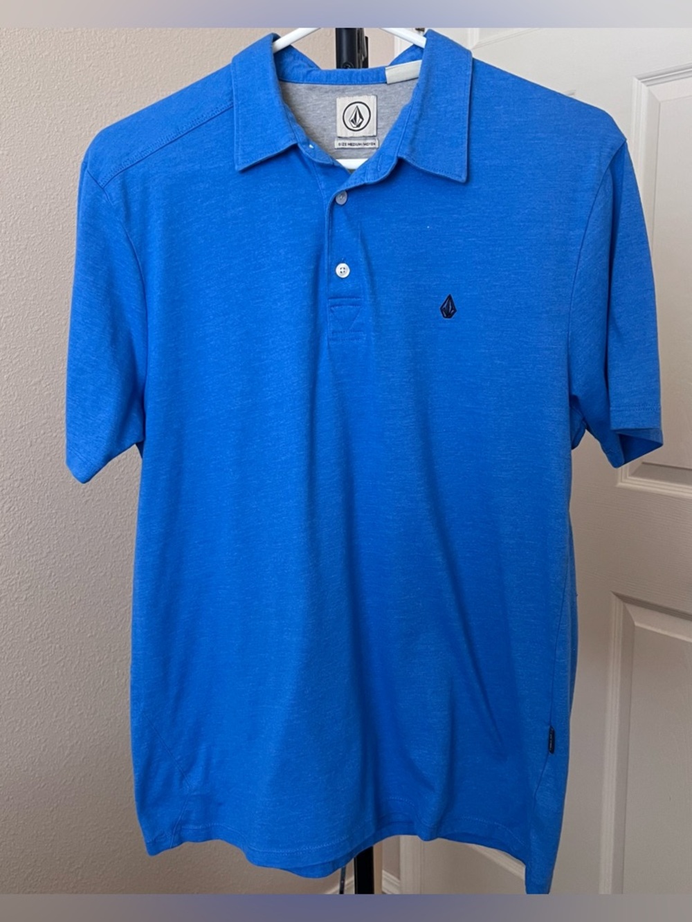 bundle of 3 Volcom shirts